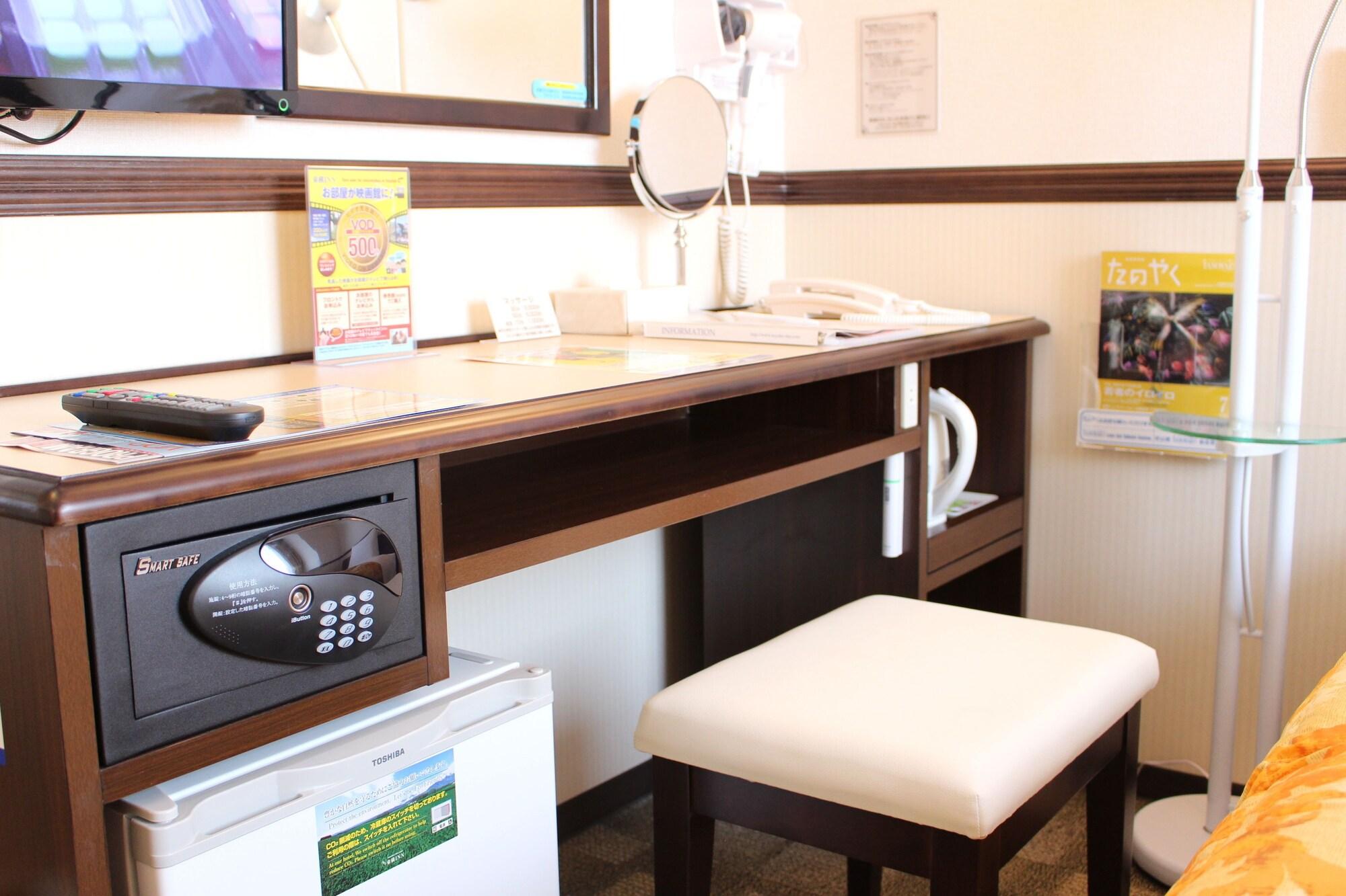 Toyoko Inn Naha Omoromachi Ekimae Екстер'єр фото