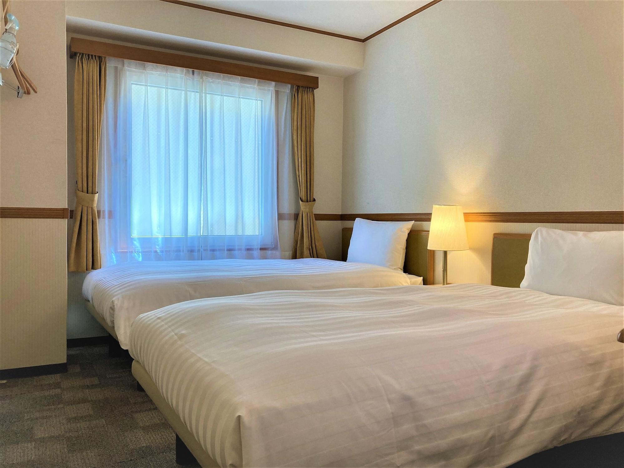 Toyoko Inn Naha Omoromachi Ekimae Екстер'єр фото