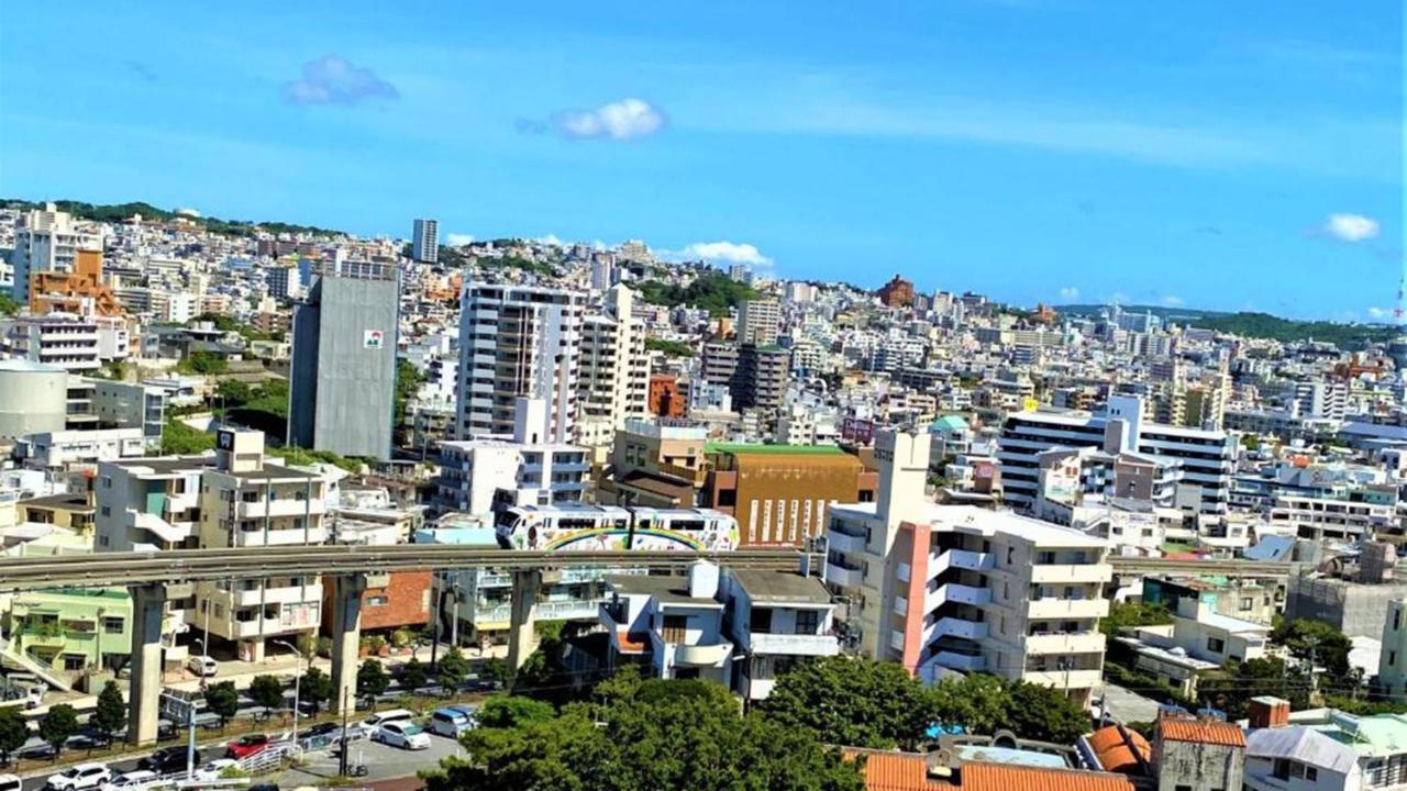 Toyoko Inn Naha Omoromachi Ekimae Екстер'єр фото