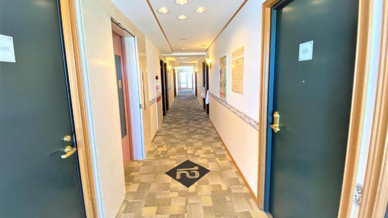 Toyoko Inn Naha Omoromachi Ekimae Екстер'єр фото