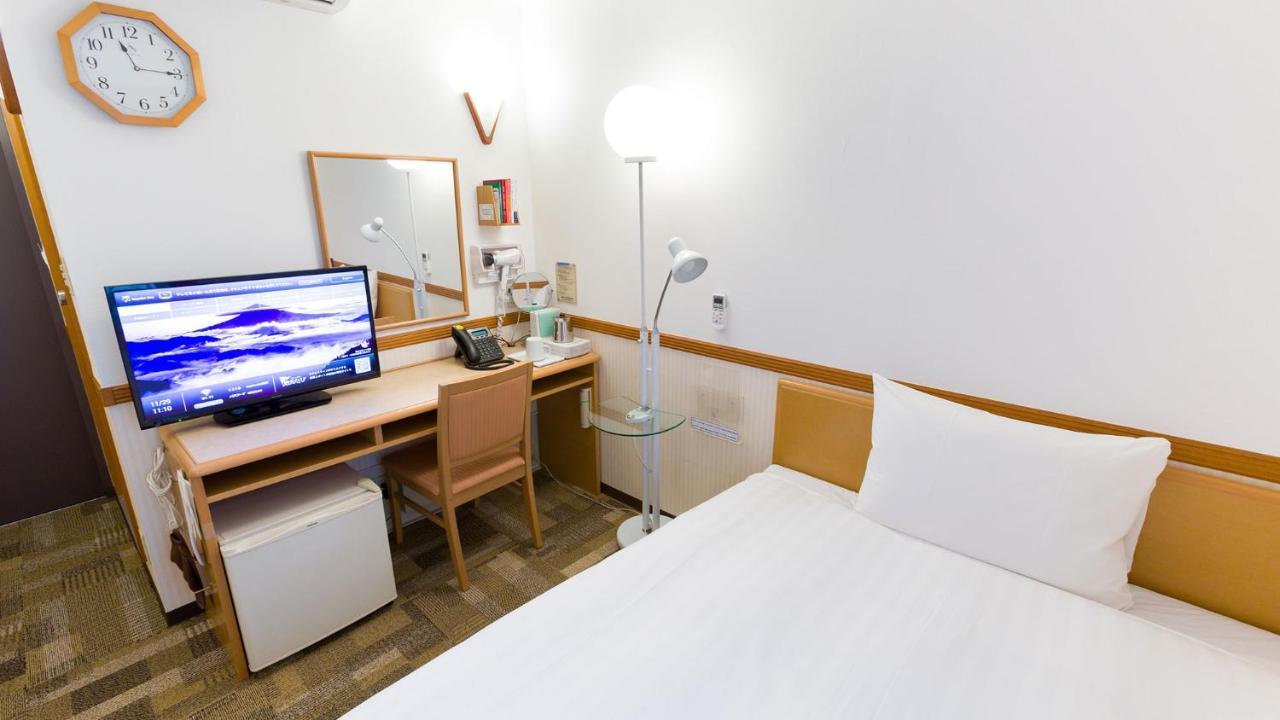 Toyoko Inn Naha Omoromachi Ekimae Екстер'єр фото