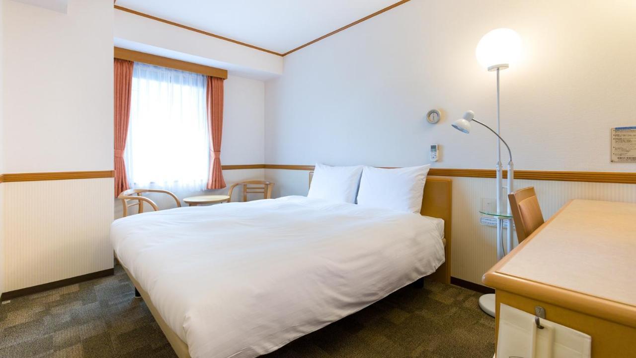 Toyoko Inn Naha Omoromachi Ekimae Екстер'єр фото