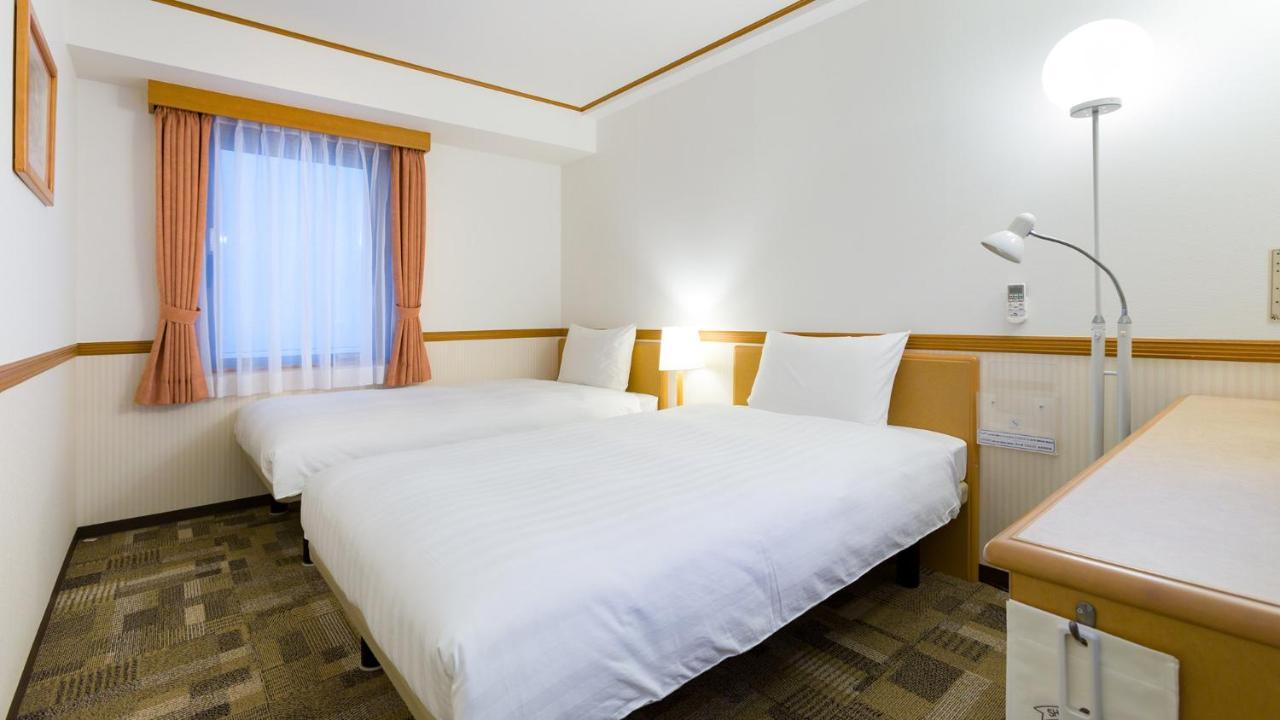 Toyoko Inn Naha Omoromachi Ekimae Екстер'єр фото