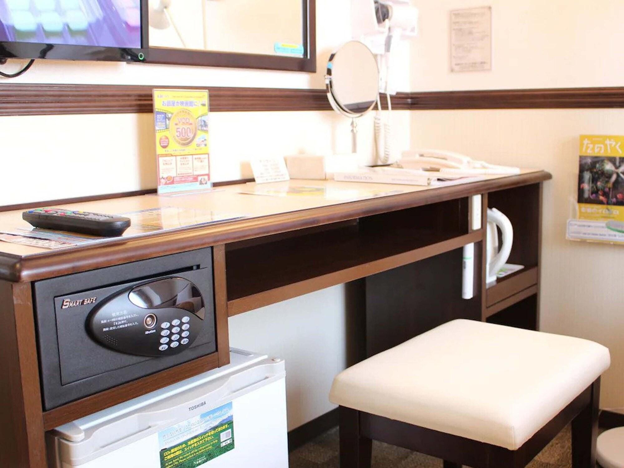 Toyoko Inn Naha Omoromachi Ekimae Екстер'єр фото