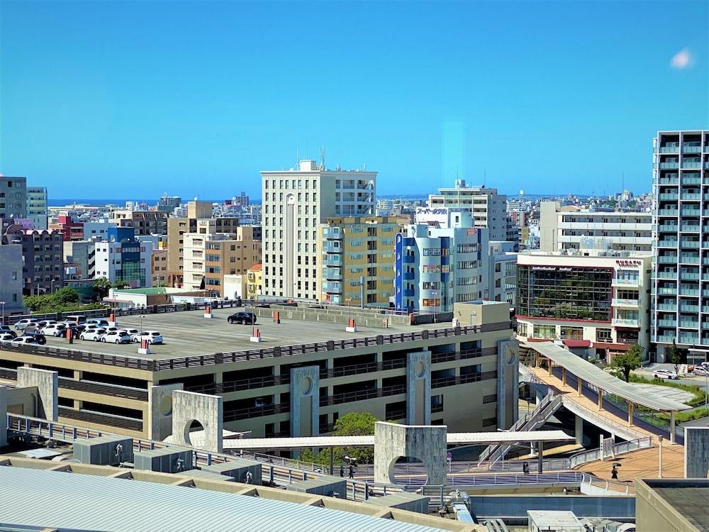 Toyoko Inn Naha Omoromachi Ekimae Екстер'єр фото