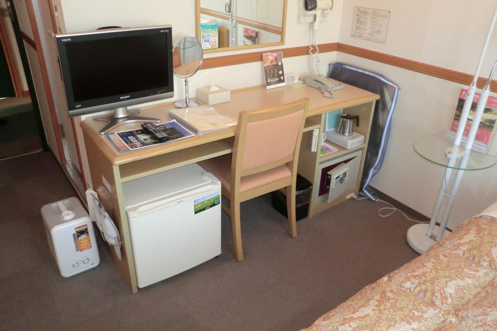 Toyoko Inn Naha Omoromachi Ekimae Екстер'єр фото